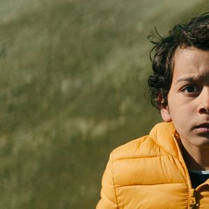 Bilder  Behind the Mountains