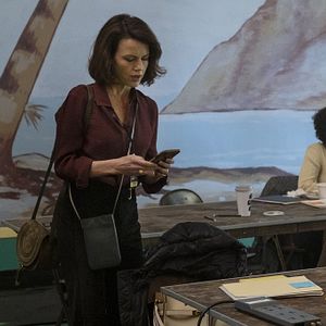 Bilder The Girls On The Bus