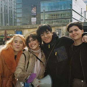 Bilder Niemals allein, immer zusammen