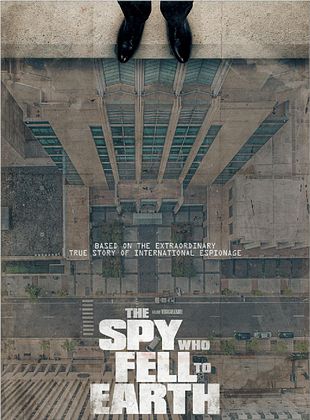 Filmposter von The Spy Who Fell To Earth