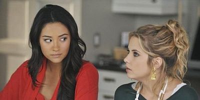 Poster der Serie Let The Water Hold Me Down