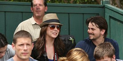 Poster der Serie There's Something I Need To Tell You...