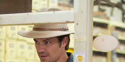 Poster der Serie Hole in the Wall