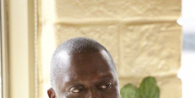 Poster der Serie Hold Your Finish