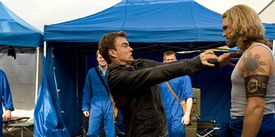 Poster der Serie Into the Black