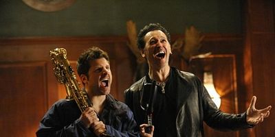 Poster der Serie 100 Clues