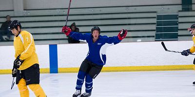 Poster der Serie Bench-Clearing Brawl