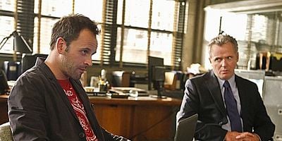 Poster der Serie You Do It To Yourself