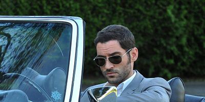 Poster der Serie Learning to Fly