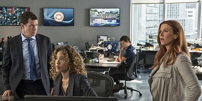 Poster der Serie Throwing Shade