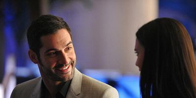 Poster der Serie You Spin Me Round