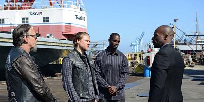 Poster der Serie Playing with Monsters