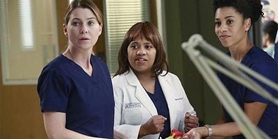 Poster der Serie The Bed's Too Big Without You