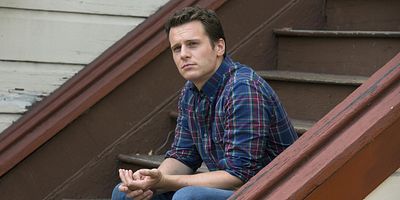 Poster der Serie Looking Top To Bottom