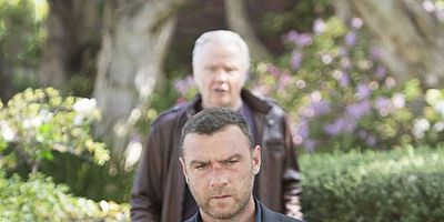 Poster der Serie Come and Knock on Our Door