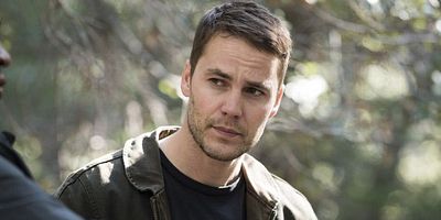 Poster der Serie Church in Ruins