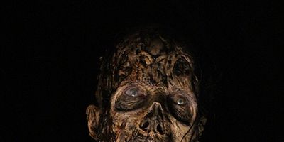 Poster der Serie Always Accountable