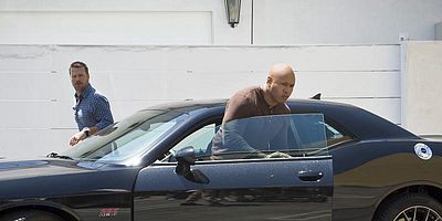 Poster der Serie Miss Diaz und ihr Chauffeur