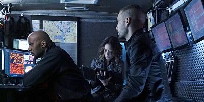 Poster der Serie Angreifer unter uns