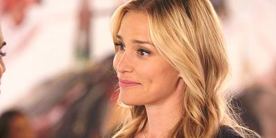 Poster der Serie Kept and Broken