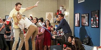 Poster der Serie And The College Experience