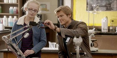 Poster der Serie Pliers