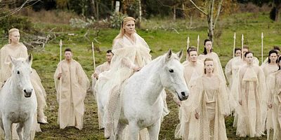 Poster der Serie We Have Brought You Little Cakes