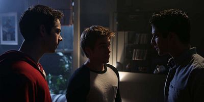 Poster der Serie Strange Frequencies