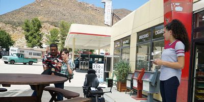 Poster der Serie W-E-- WE'RE B-A-- BACK!