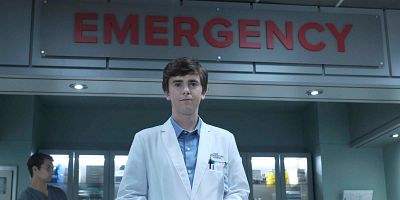 Poster der Serie Fremde Federn