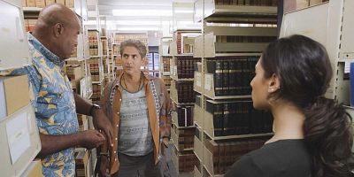 Poster der Serie Hōlapu ke ahi, koe iho ka lehu