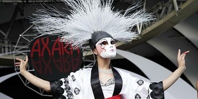 Poster der Serie Let Pinhead Sing!