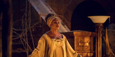 Poster der Serie Moon Rises, Raven Seeks