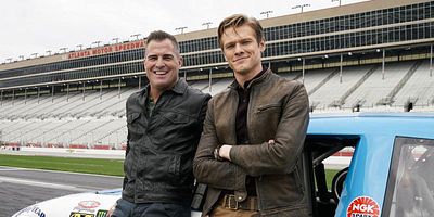 Poster der Serie UFO + Area 51