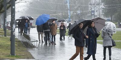 Poster der Serie Is This Henry Mills ?