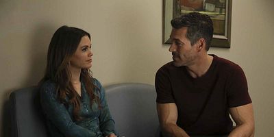 Poster der Serie All About Ava