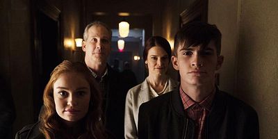 Poster der Serie Hawk and Dove