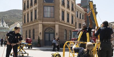 Poster der Serie Unter der Oberfläche