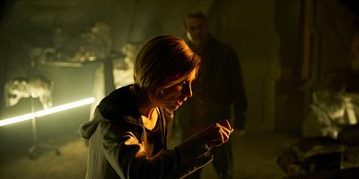 Poster der Serie The Woman Who Fell to Earth