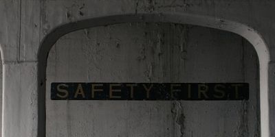 Poster der Serie Safe and Sound