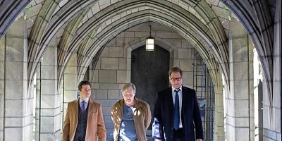 Poster der Serie Verzweifelte Zeiten