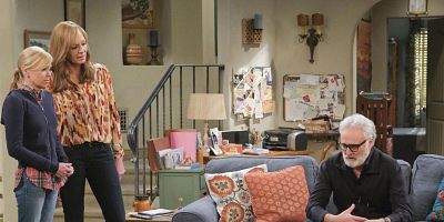 Poster der Serie Big Floor Pillows and a Ball of Fire