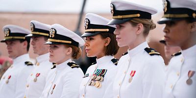 Poster der Serie Eskalation / Tiefer Fall / Trauma