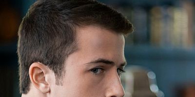 Poster der Serie In High School, Even on a Good Day, It's Hard to Tell Who's on Your Side