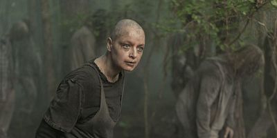 Poster der Serie We Are the End of the World