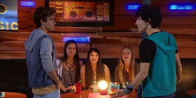 Poster der Serie Una decisión muy apresurada, sobre ruedas