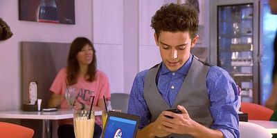 Poster der Serie ¿Quien és Felicity For Now?, sobre ruedas