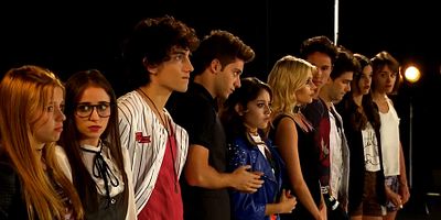 Poster der Serie Ámbar regresa al equípo, sobre ruedas