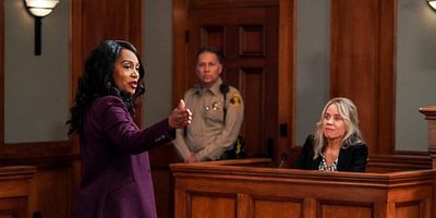 Poster der Serie How to Succeed in Law Without Really Re-Trying