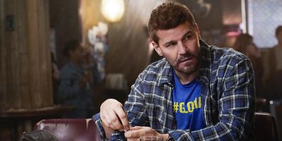 Poster der Serie Spiel mit dem Feuer